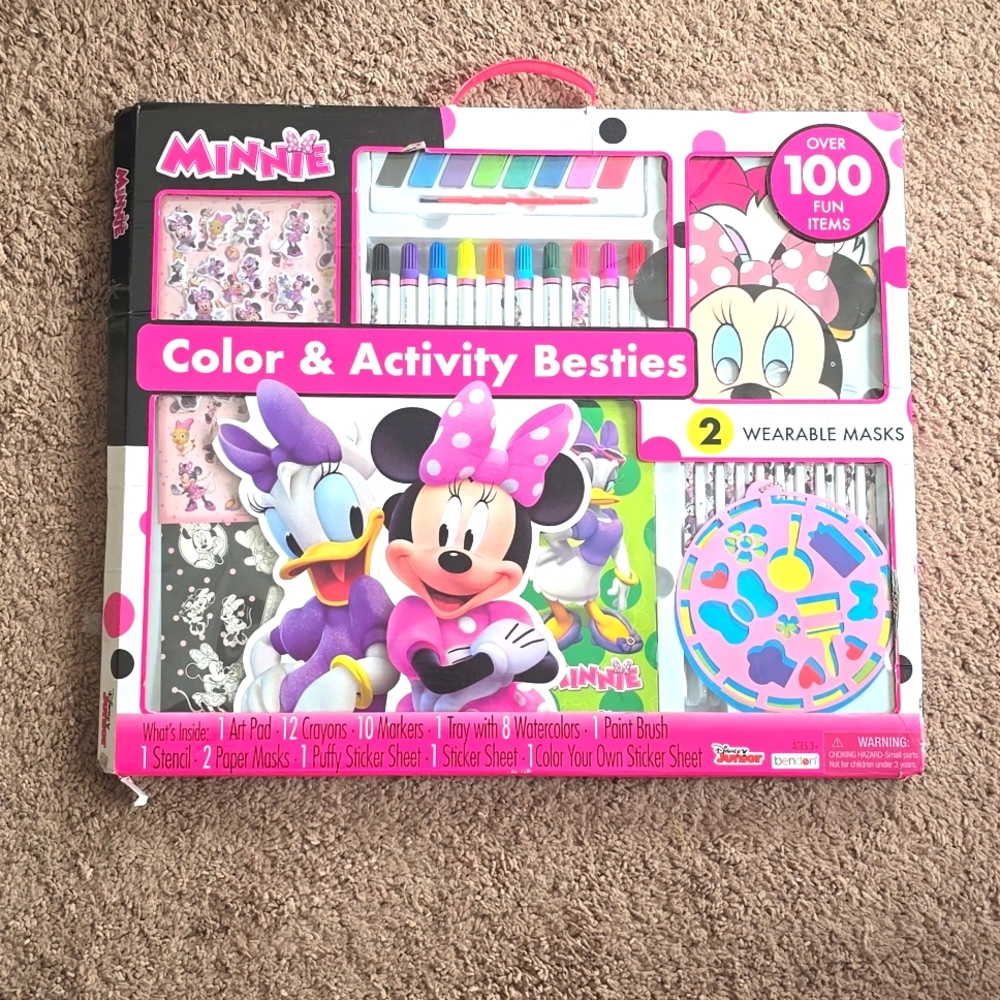 Minnie Color & Activity Set
